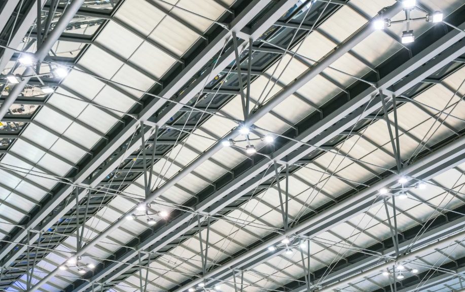 Iluminación industrial LED_ más luz, menos consumo